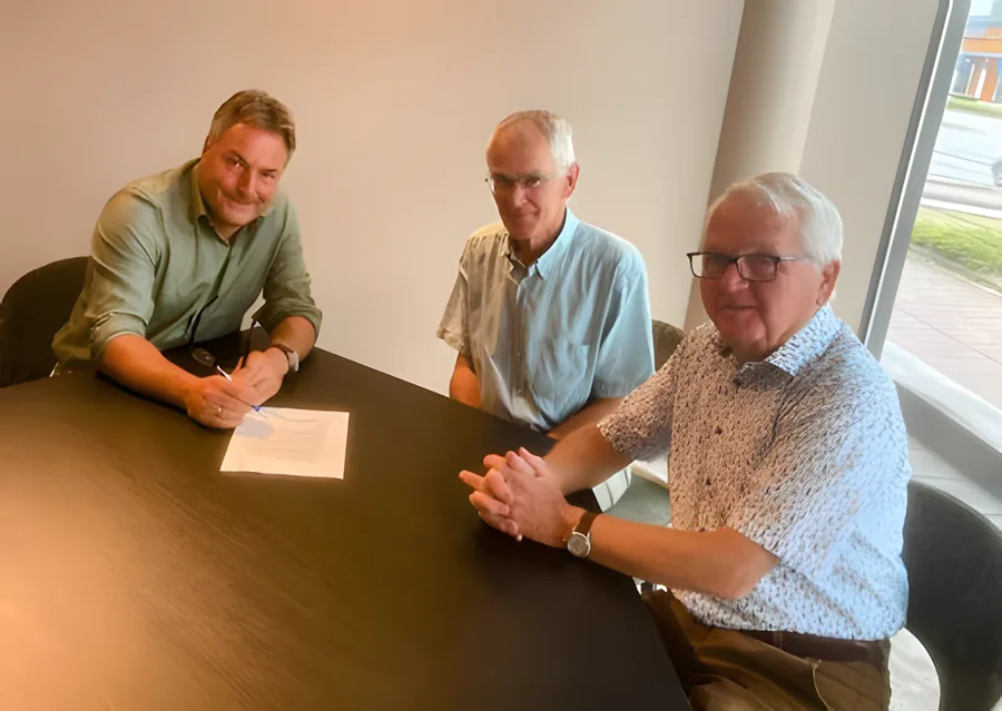Oprichting van Stichting PlusBus Nuenen bij de notaris